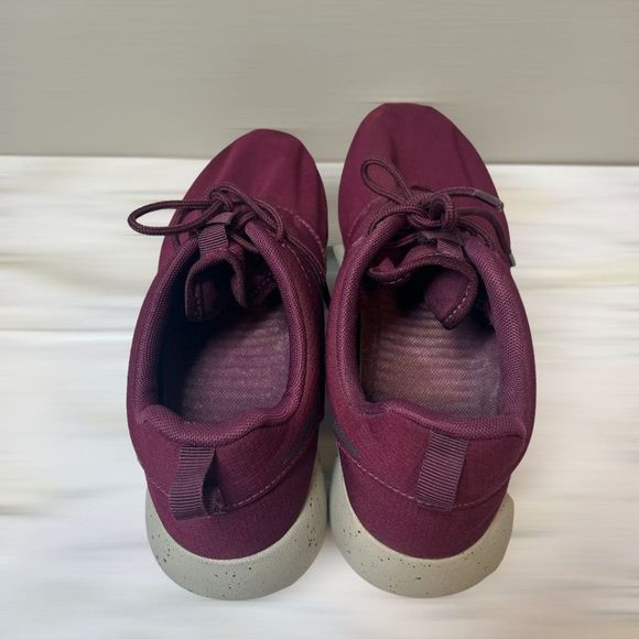 Nike Roshe Run One SE Bordeaux Unisex Size 41 - Picture 7 of 9